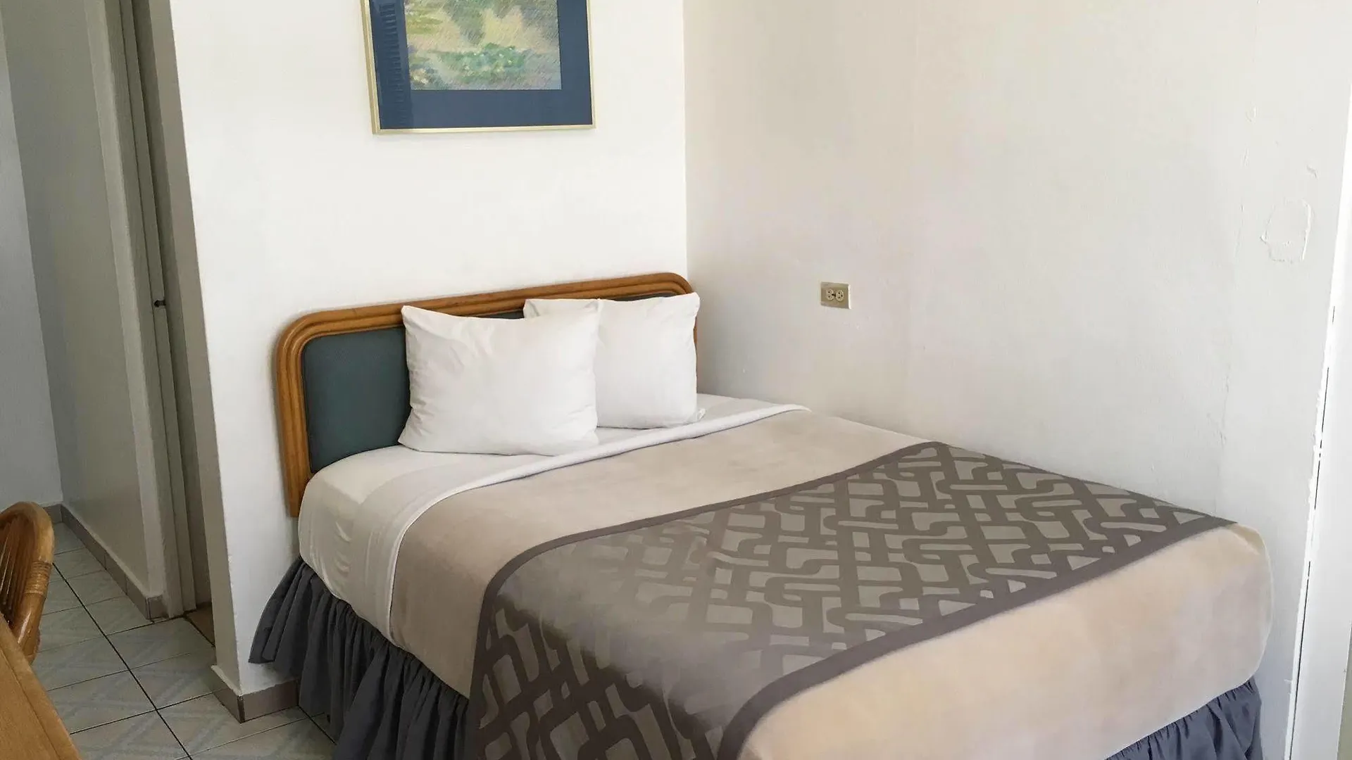 Borinquen Beach Inn San Juan