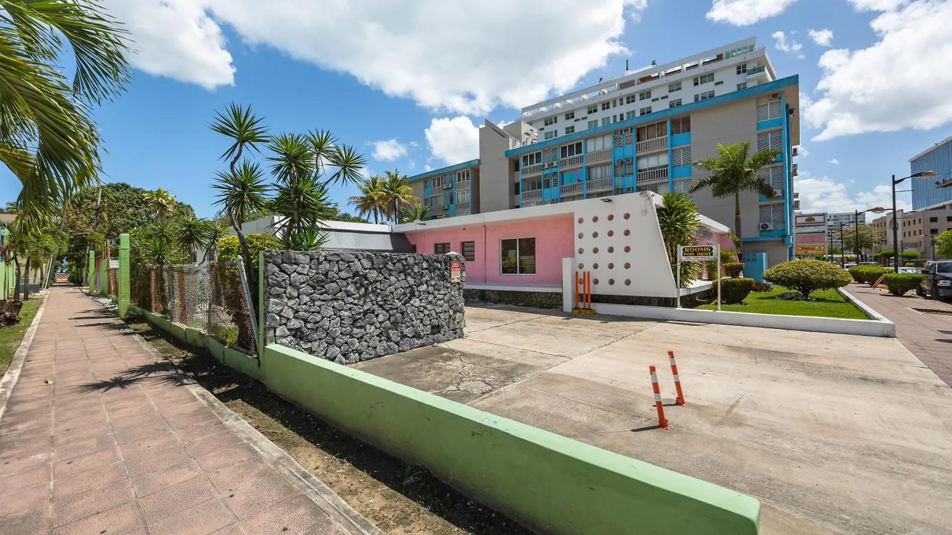 **  Borinquen Beach Inn San Juan Puerto Rico