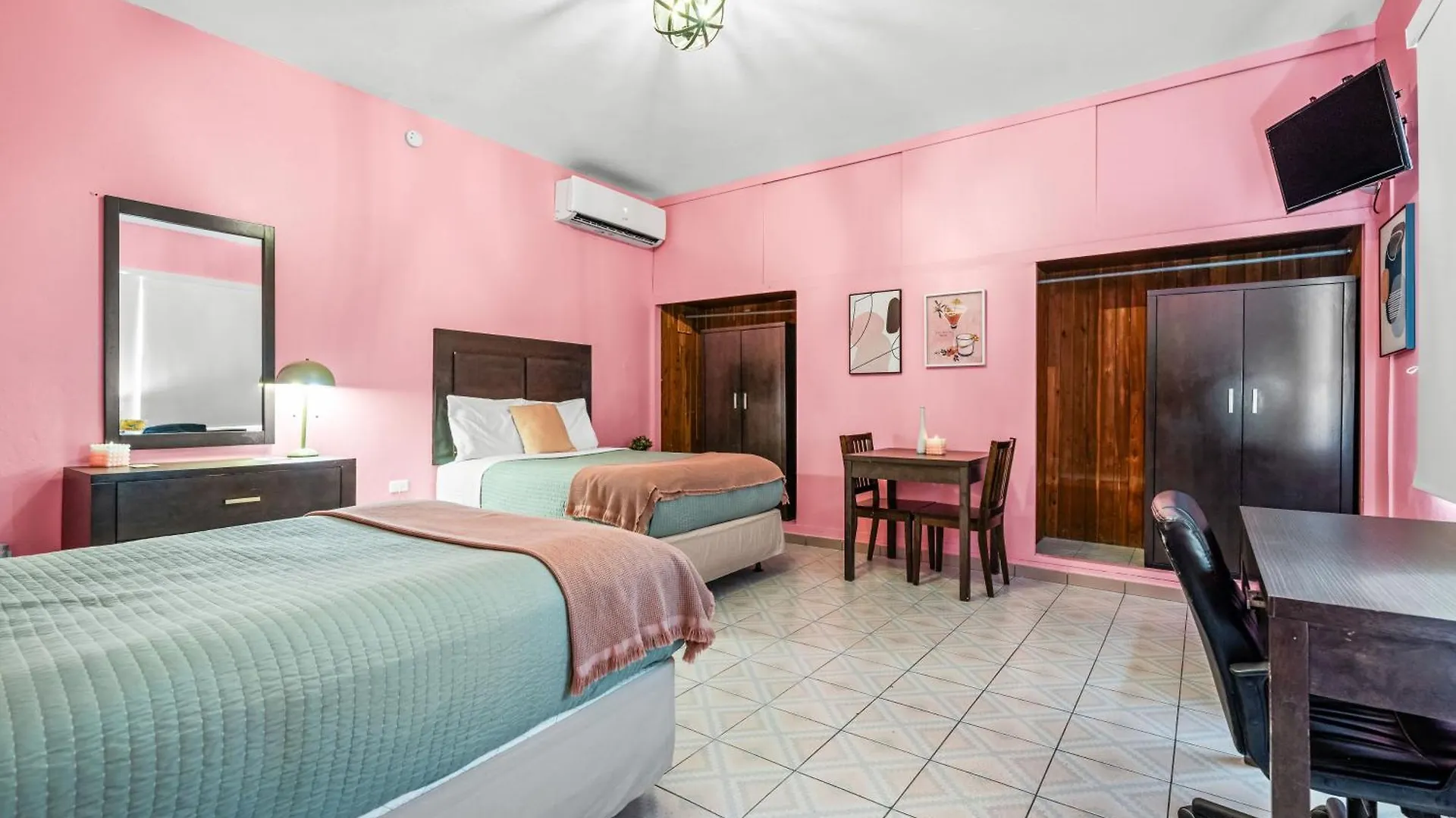 Borinquen Beach Inn San Juan