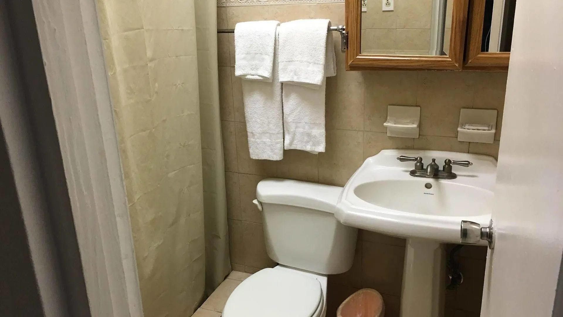 Borinquen Beach Inn San Juan